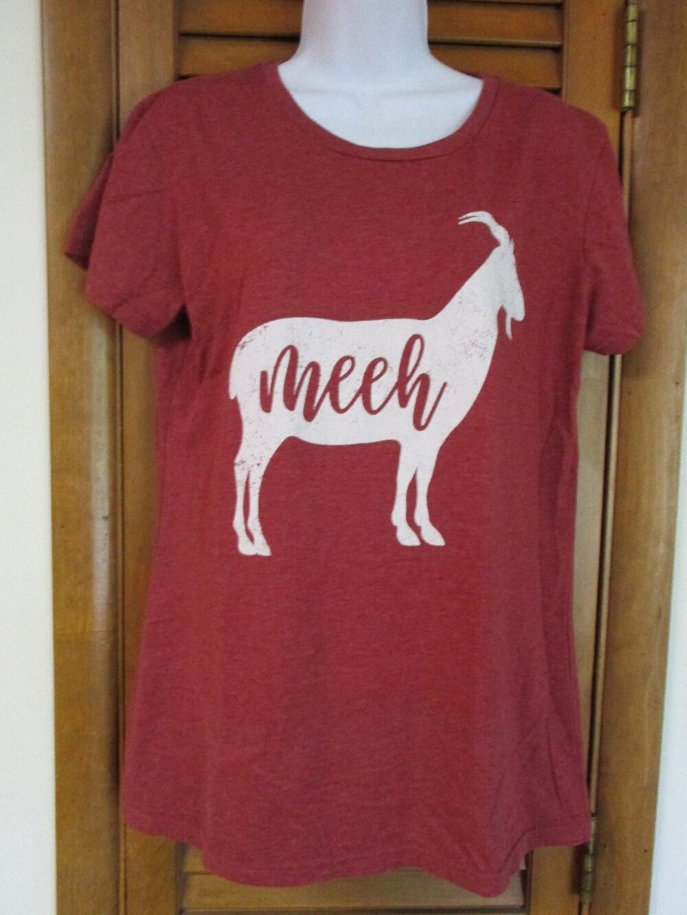 Women's graphic tee, size Large